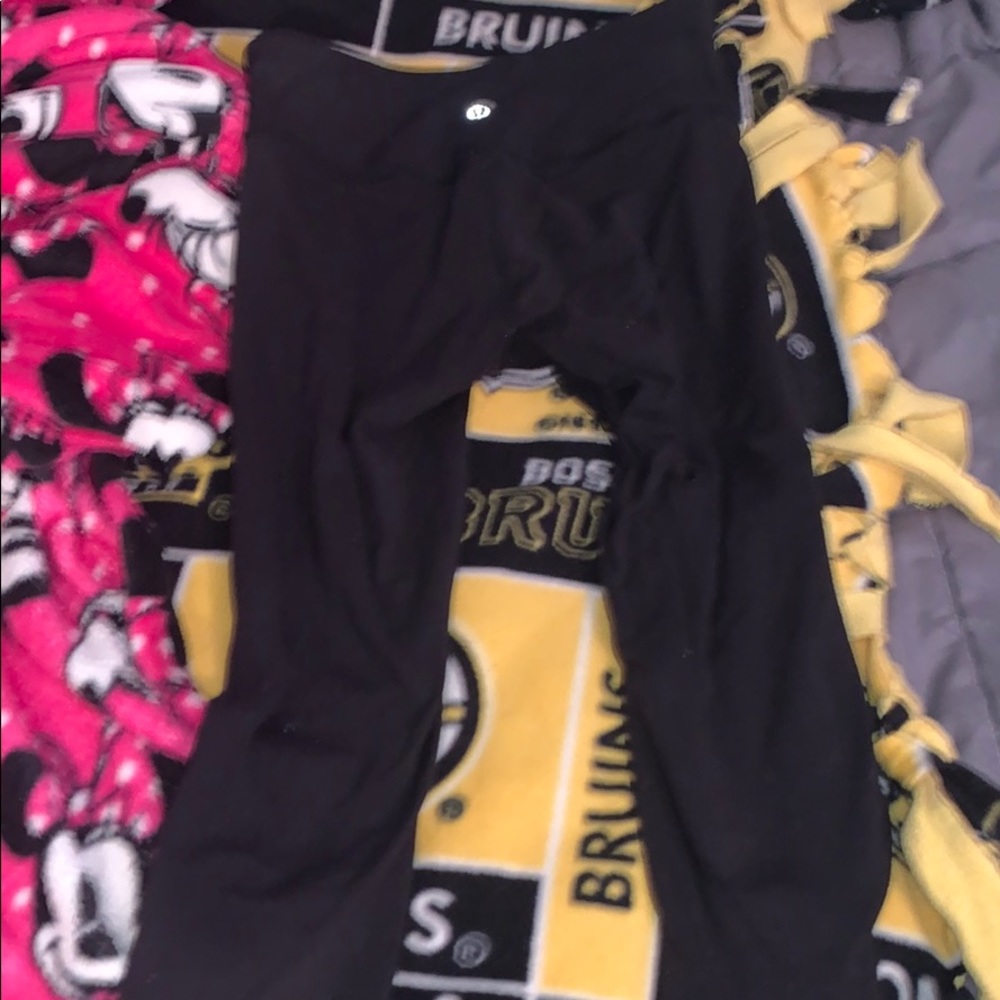 Black lululemon